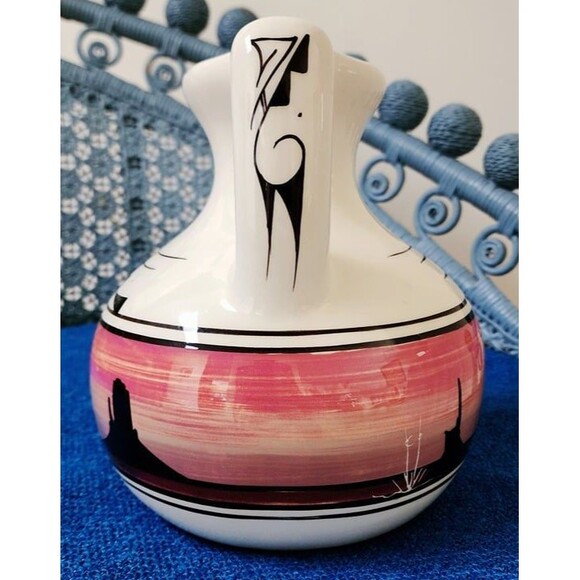Vintage Cedar Mesa Signed Navajo Ceramic Water Pitcher/Jug - Picture 4 of 10